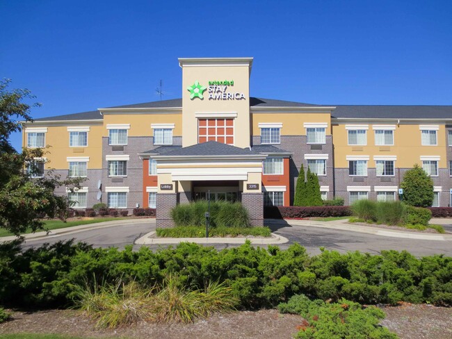 Furnished Studio-Detroit - Auburn Hills -