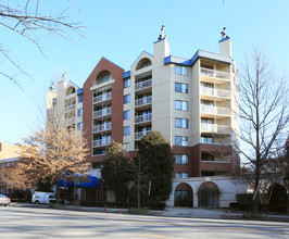 Woodley Plaza in Washington, DC - Building Photo - Building Photo