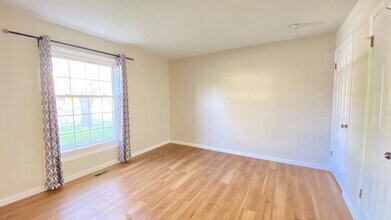 4825 Kimball Hill Dr in Rolling Meadows, IL - Building Photo - Building Photo