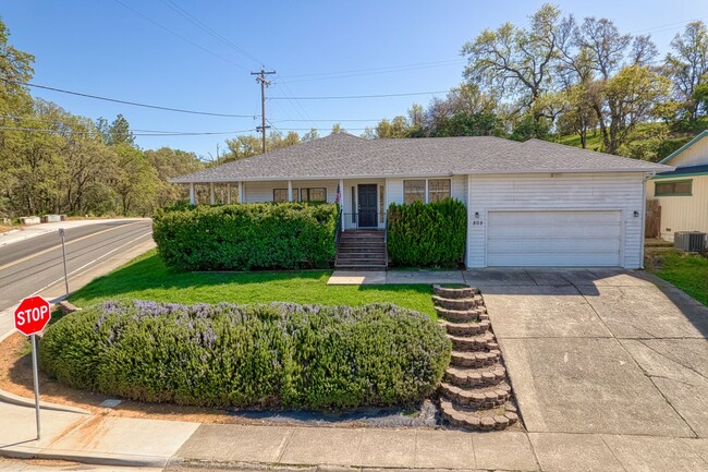 property at 805 Jerry Dr