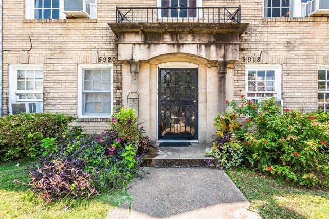 5918 La Vista Dr in Dallas, TX - Building Photo - Building Photo