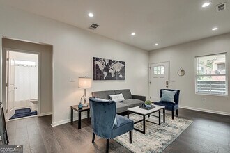 Room in House on Fair St SW in Atlanta, GA - Building Photo - Building Photo