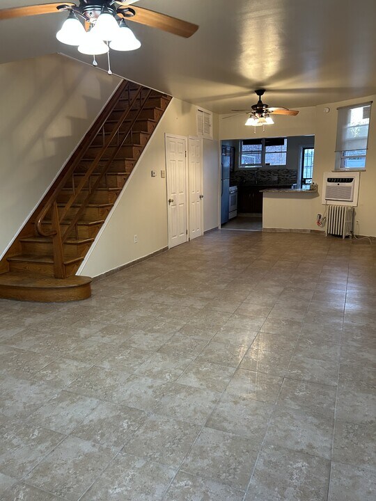 2434 S 11th St in Philadelphia, PA - Building Photo