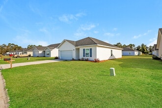 69 Laura Ct in Brunswick, GA - Foto de edificio - Building Photo