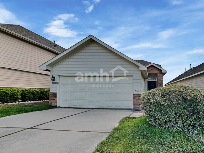 property at 10926 Windfern Lakes St
