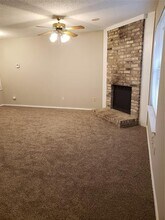 810 Redbud Dr in Desoto, TX - Building Photo - Building Photo