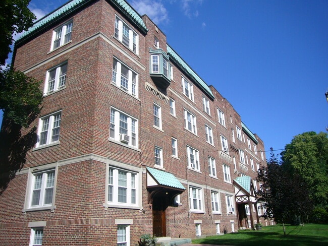 77 Prospect St, Unit #5 in Northampton, MA - Building Photo - Building Photo