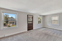 3934 Grove Ave, Unit 2 in Cincinnati, OH - Building Photo - Building Photo