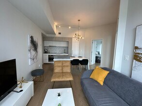 1160 Rue De la Gauchetière O in Montréal, QC - Building Photo - Building Photo