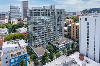 Eliot Tower in Portland, OR - Foto de edificio - Building Photo