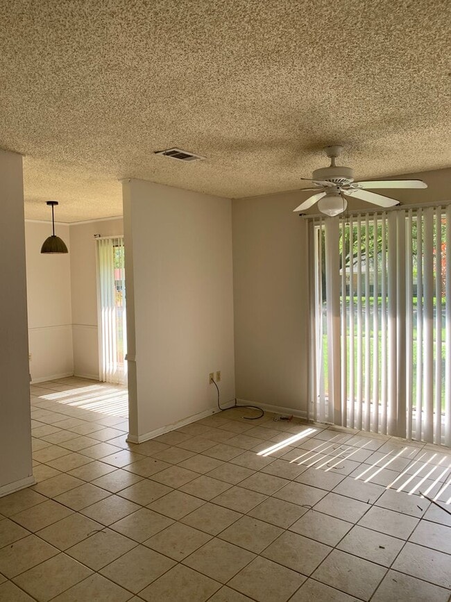 1625 Southland Ct in Baton Rouge, LA - Building Photo - Building Photo