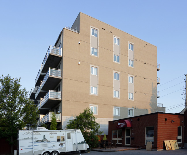 The Piccadilly in Ottawa, ON - Building Photo - Building Photo