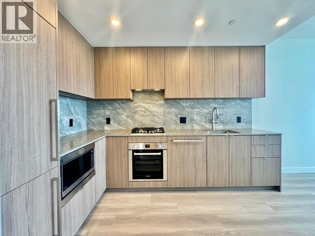 property at 626-1626 Claremont St
