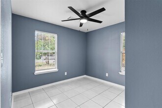 8150 Snowden St in Houston, TX - Building Photo - Building Photo