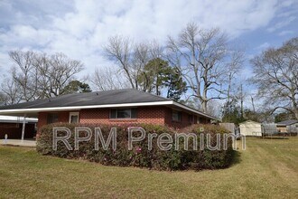 8255 Queenswood Ct in Baton Rouge, LA - Building Photo - Building Photo