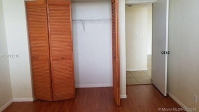 1341 SE 3rd Ave-Unit -3L in Dania Beach, FL - Building Photo - Building Photo