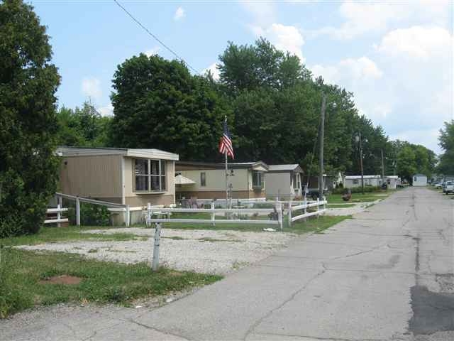 2300 N Walnut St in Muncie, IN - Foto de edificio