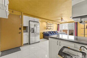 801 Ala Nioi Pl in Honolulu, HI - Building Photo - Building Photo