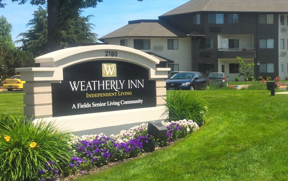 Weatherly Inn Senior Independent Living in Medford, OR - Foto de edificio