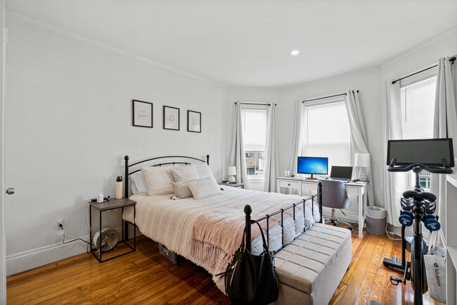 7 Hallam St, Unit 3