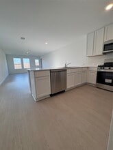 909 Lago Laceno Ln in Huffman, TX - Building Photo - Building Photo