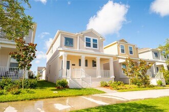 1744 Cross Prairie Pkwy in Kissimmee, FL - Building Photo - Building Photo