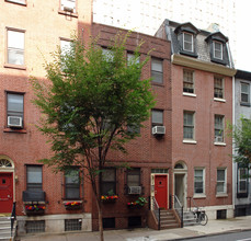 318-320 S 15th St in Philadelphia, PA - Building Photo - Building Photo