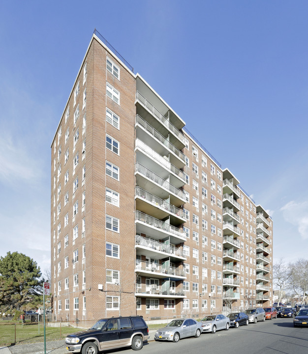 2001 Bruckner Blvd in Bronx, NY - Building Photo