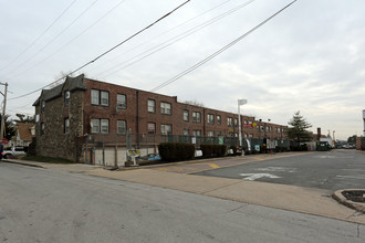 Barrington Court in Upper Darby, PA - Building Photo - Building Photo