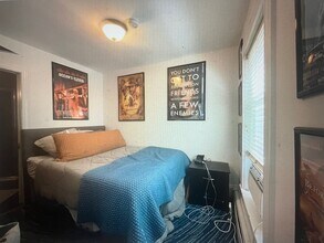 218 Newbury St, Unit 4r in Boston, MA - Building Photo - Building Photo