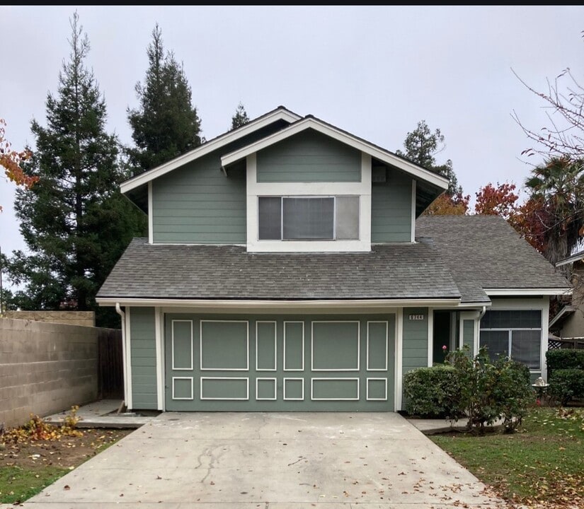 6744 N Warren Ave in Fresno, CA - Building Photo