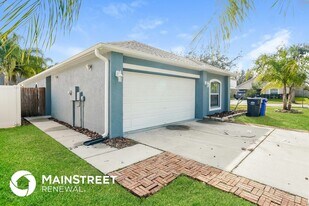 10401 Opus Dr in Riverview, FL - Building Photo