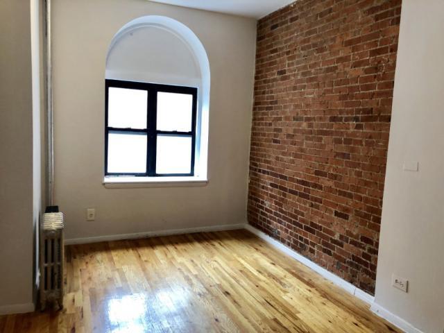 221 W 105th St in New York, NY - Building Photo