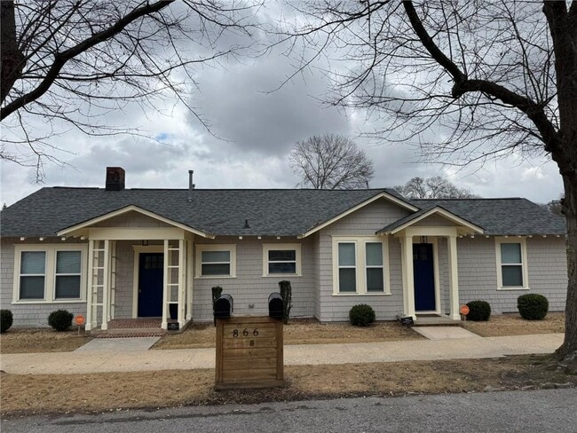 property at 866 Custer St