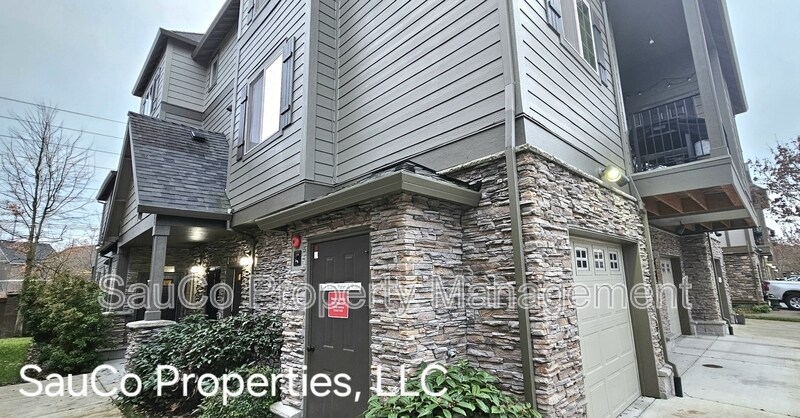 8078 NE Miriam Way in Hillsboro, OR - Building Photo