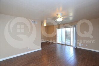 6052 W Golden Ln in Glendale, AZ - Building Photo - Building Photo