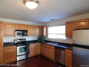 28457 Carlton Way Dr-Unit -90 in Novi, MI - Building Photo - Building Photo