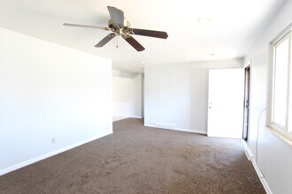 12648 E Alaska Ave in Aurora, CO - Foto de edificio - Building Photo
