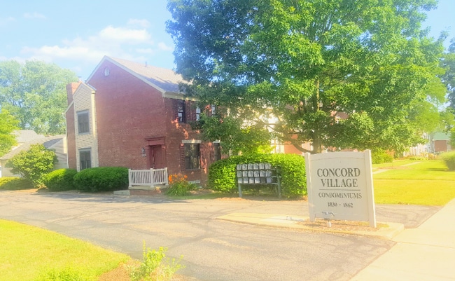 1862 Beechwood Ave NE in North Canton, OH - Building Photo - Building Photo