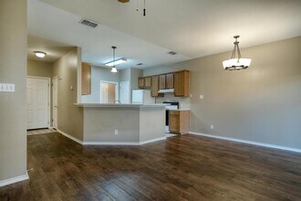 8102 Willet Trail in Austin, TX - Building Photo - Building Photo
