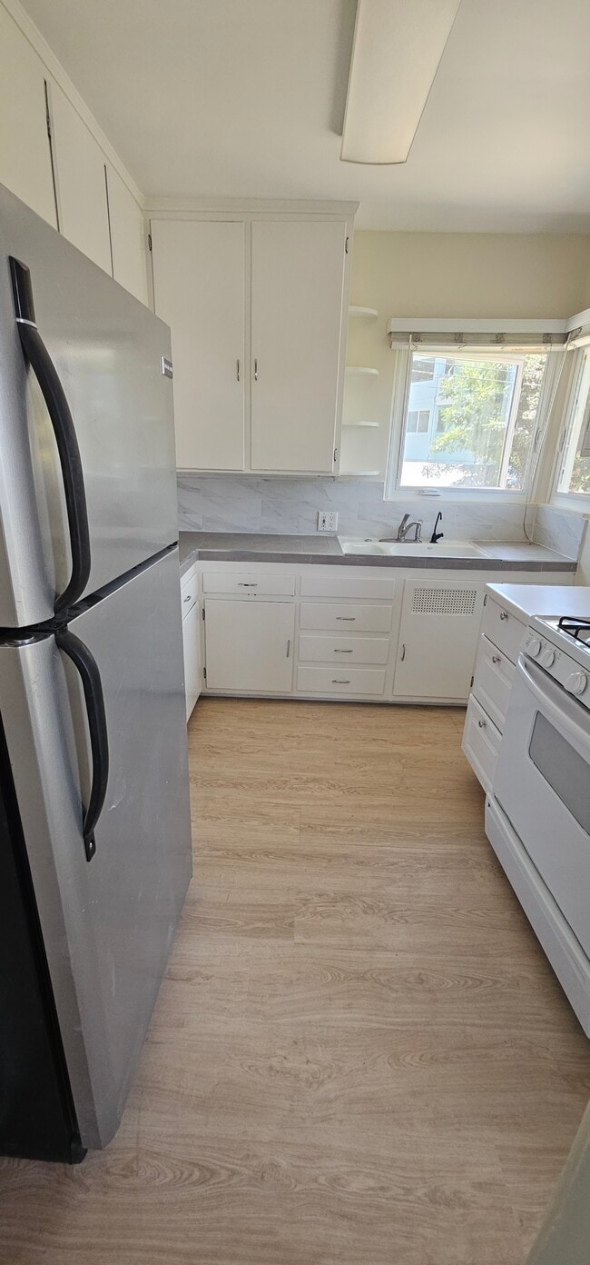 11023 Tujunga Canyon Blvd in Los Angeles, CA - Building Photo - Building Photo
