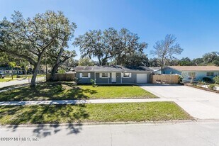 1224 Nipigon Ave N, Unit K-6 Greenbriar Court in Jacksonville, FL - Building Photo