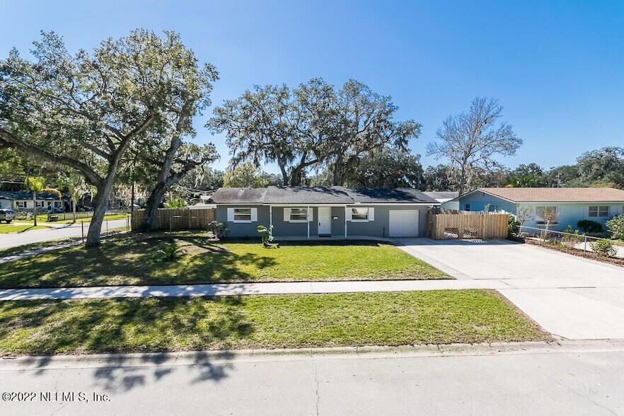 1224 Nipigon Ave N, Unit K-6 Greenbriar Court in Jacksonville, FL - Building Photo