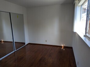 335-341 Easy St in Mountain View, CA - Foto de edificio - Building Photo