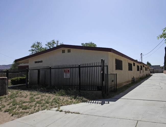 38233 12th St E in Palmdale, CA - Building Photo - Building Photo