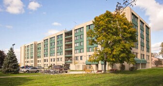 Madison Heights Co-Op in Madison Heights, MI - Building Photo