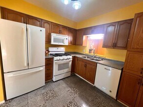 823 Gladstone Dr in Vernon Hills, IL - Building Photo - Building Photo