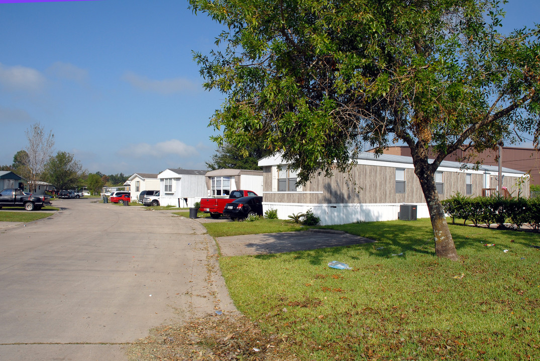 Meadowbrook in Humble, TX - Building Photo