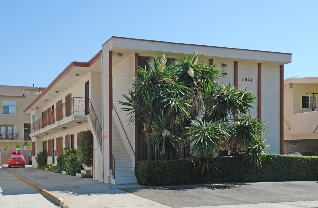 3624 Midvale Ave in Los Angeles, CA - Building Photo