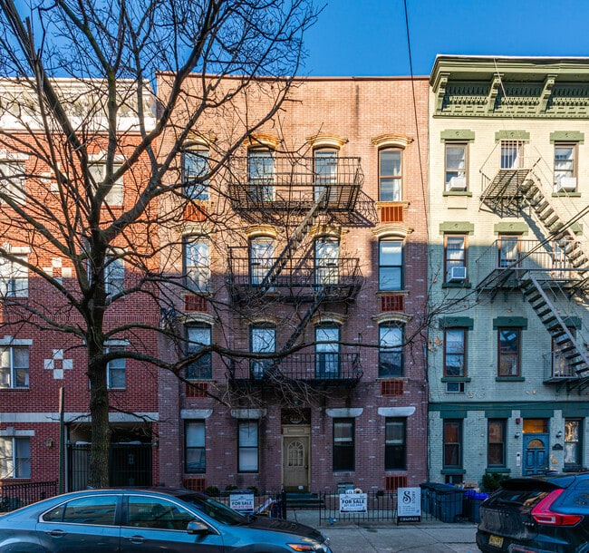 228 Bloomfield St in Hoboken, NJ - Building Photo - Building Photo